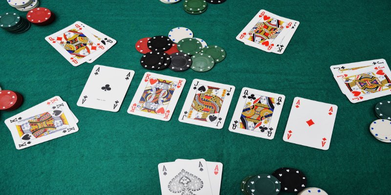 Mô tả sơ qua về cách chơi game bài Poker