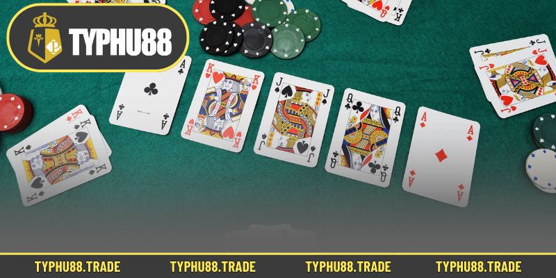 Giải thích cho khái niệm Poker là gì? cách chơi